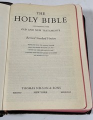 Holy Bible Revised Standard Version Nelson 1942 & 1952 Leather/Faux bound Zipper