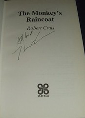 The Monkey’s Raincoat Robert Crais 1982 Piatkus 1st ed. Signed Fine in Fine
