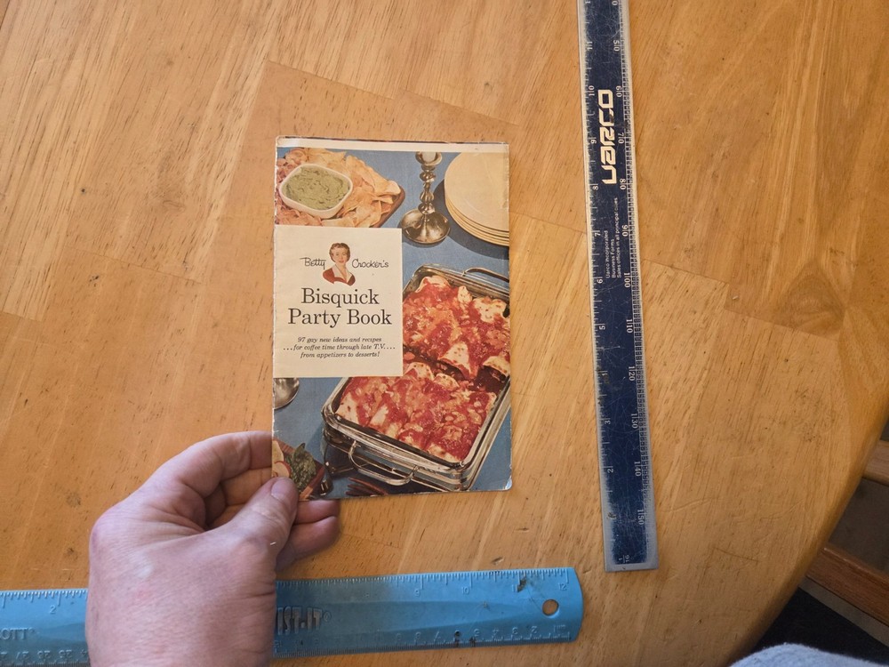 Betty Crocker’s Bisquick Party Book – 1957 General Mills Pamphlet