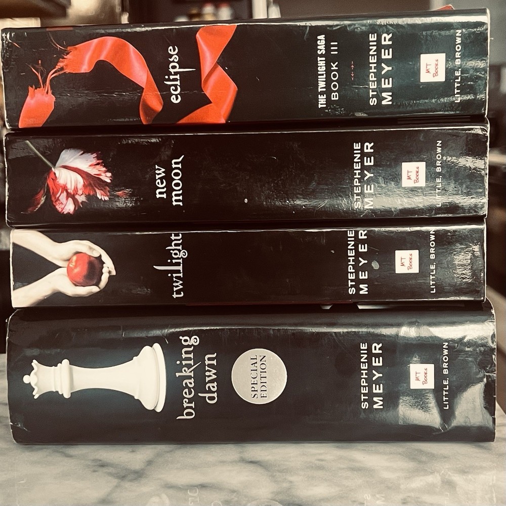 Stephenie Meyer Twilight Saga Special Edition Hardcover: Twilight, New Moon, Ec…