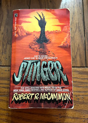 SIGNED Robert McCammon STINGER Paperback 1988 1st Edition