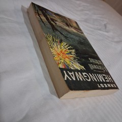 Vintage A Farewell To Arms Ernest Hemingway War Novel Paperback Scribner Library