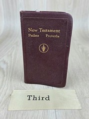 1943 Gideons New Testament Vest Pocket Bible KJV Psalms Proverbs Pronouncing Vtg