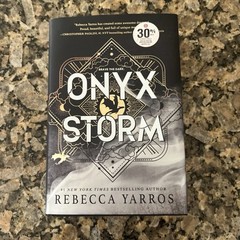 Onyx Storm (Standard Edition) (The Empyrean, 3)