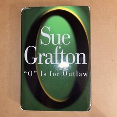“O” Is for Outlaw , Sue Grafton HC DJ 1999 274 PAGES FREE SHIPPING IN USA