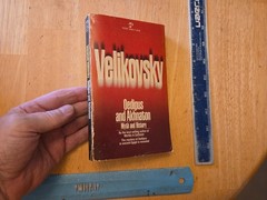 Oedipus and Akhnaton : Myth and History by Velikovsky – 1980 Pocket Paperback