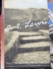 C. S. Lewis Signature Classics: Mere Christianity The Screwtape Letters BOOK SET