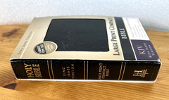 KJV Compact Bible Black Bonded Leather Larger Print VG+