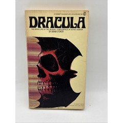 Vintage DRACULA Bram Stoker Signet Classic Paperback 1965 First Printing rare