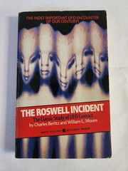 The Roswell Incident by Charles Berlitz & William Moore 1988 PB Berkley 1st G+