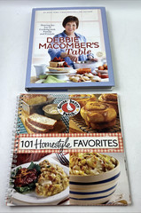 Debbie Macomber’s Table 1st Edition Cookbook and 101 Homestyle Favorites