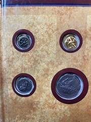 COINS OF THE BIBLE, Arthur L Friedberg HC with 6 Replicas!