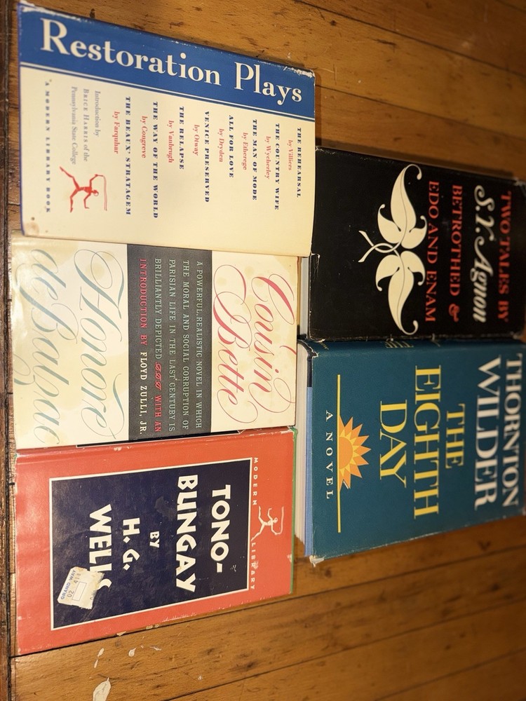 Vintage Literature Book Lot 5x Modern Library Thornton Wilder H.G. Wells BOMC DJ