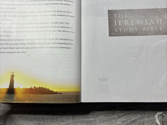 The Jeremiah Study Bible NKJV LARGE PRINT David Jeremiah 2013