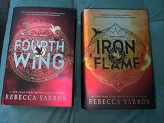 Fourth Wing & Iron Flame Rebecca Yarros HC Black Sprayed Edges 1st Ed Red Tower