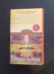 IT HAPPENED ONE AUTUMN by Lisa Kleypas (2005) Wallflowers #2 stepback 1st ed