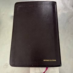 Nelson’s NKJV Study Bible 2885NBG Gilded Bonded Leather