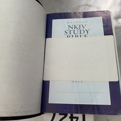 Nelson’s NKJV Study Bible 2885NBG Gilded Bonded Leather