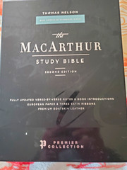 Thomas Nelson Premier Collection MacArthur Study Bible 2nd Ed Leather Bound