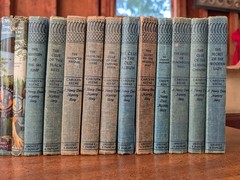 Lot of 32 Vintage 1930-1961 Nancy Drew Mystery Detective Books, Cloth Bound HC