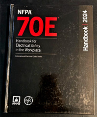 NFPA 70E Handbook for Electrical Safety in the Workplace 2024 – Hardcover – NEW