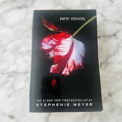 Stephenie Meyer Twilight Saga Special Edition Hardcover: Twilight, New Moon, Ec…