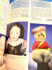 16th Blue Book Dolls & Values Antique & Modern Jan Foulke Paperback 336 Pages