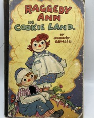 Lot Of 8 Children’s Books Raggedy Ann Popeye Santa’s Toy Shop