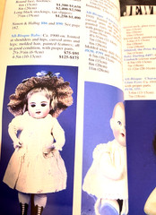 16th Blue Book Dolls & Values Antique & Modern Jan Foulke Paperback 336 Pages