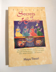 Ayurveda Secrets of Healing Maya Tiwari 548 pages