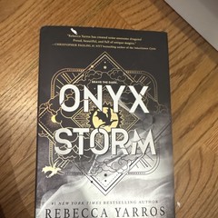 Onyx Storm HC Rebecca Yarros The Empyrean Ser. Fantasy Dragons Dust Jacket
