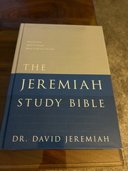 The Jeremiah Study Bible, NIV: Hardcover: What It Says. What It Means..