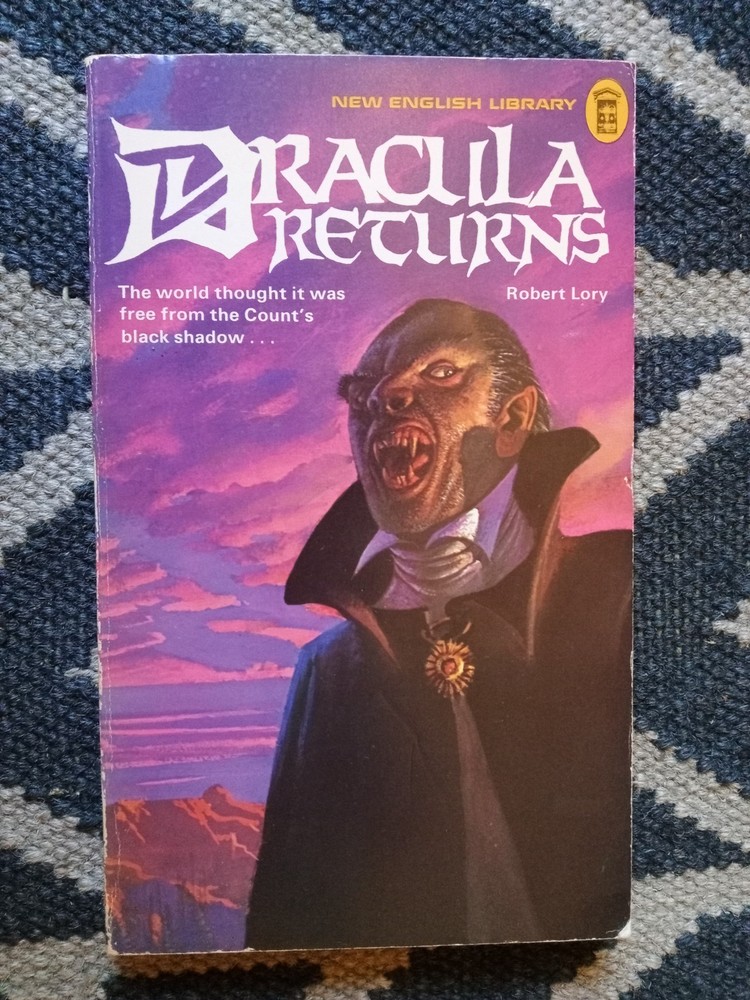 Dracula Returns by Robert Lory PB GC