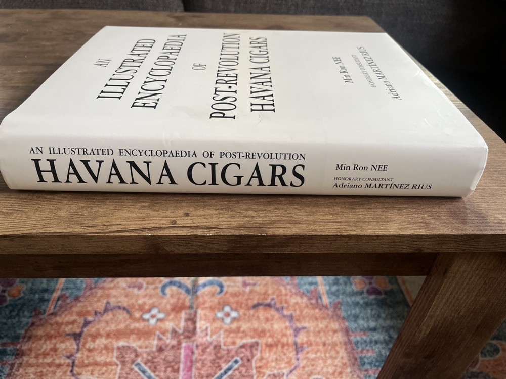 1ST EDITION Illustrated Encyclopaedia Post Revolution Havana Cigars Cuba MIN RON