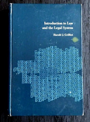 INTRODUCTION TO LAW AND THE LEGAL SYSTEM HAROLD J. GRILLIOT TEXTBOOK HC 1975