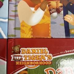 Daniel’s Little Library 12-Book set Daniel Tiger -Like NEW