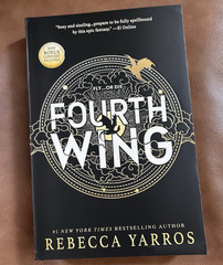 Rebecca Yarros Fourth Wing (2024) Trade Paperback The Empyrean Ser. Book 1
