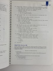 The Essentials of English : A Writer’s Handbook by Ann Hogue (2003) TP