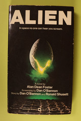 Alien by Alan Dean Foster Vintage 1979 Paperback Movie Tie-In