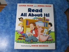 READ ALL ABOUT IT Laura Bush and Jenna Bush SIGNED Large HCDJ 2008 VGC