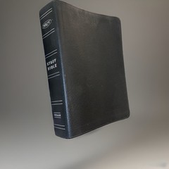 HOLMAN STUDY BIBLE: NKJV EDITION BLACK GENUINE LEATHER Excellent Condition!