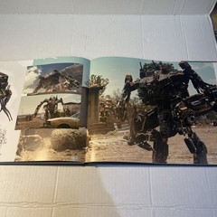 The Art of District 9: Weta Workshop by Daniel Falconer (Hardcover)