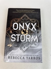 Rebecca Yarros Onyx Storm Large Print Hardcover Ex-Library – Very Good